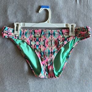 Womens bikini bottoms, Size large